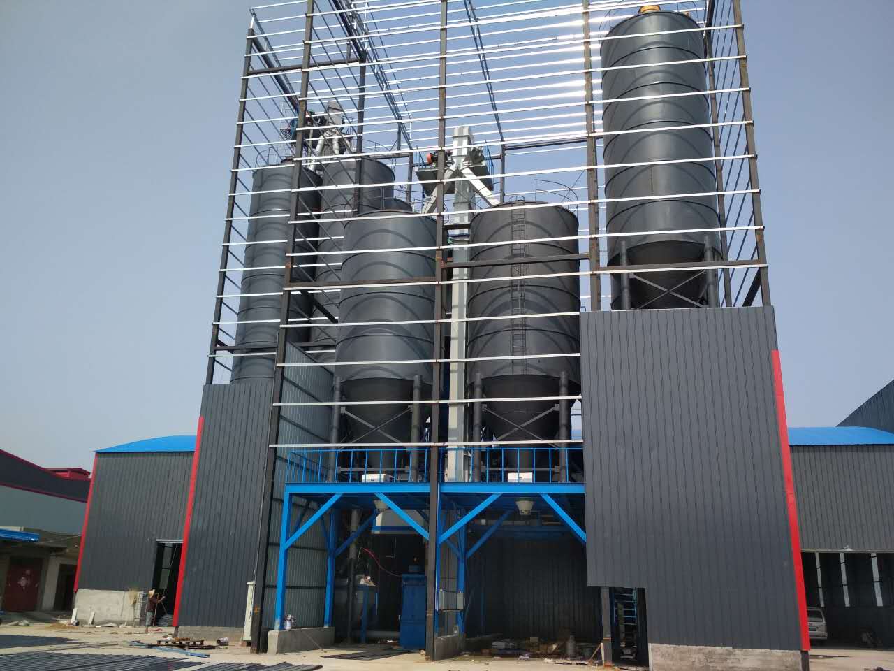 1609295737106364.jpg 年產20萬噸干混戰.jpg